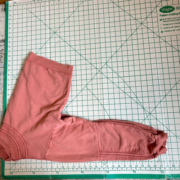 Frye Rose Size L Pink Embroidered Cotton Terry Crop Sweatshirt Boho Western Cozy - Picture 6 of 12